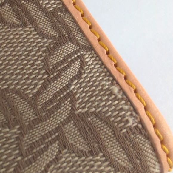 Dooney & Bourke Maritime Continental Clutch Wallet - Picture 12 of 16